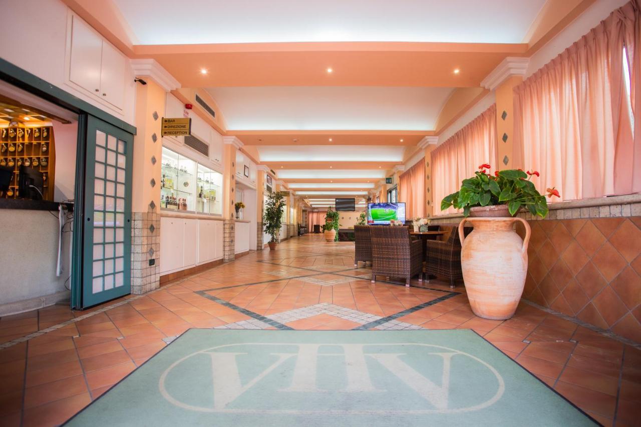 Hotel Villa Verde Ривоторто Екстериор снимка